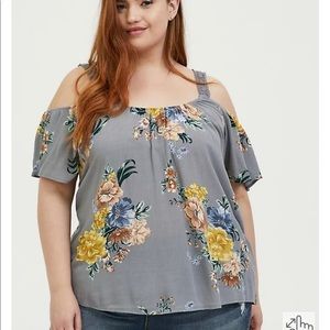 TORRID STONE GREY FLORAL CRINKLED GAUZE COLD SHOULDER BLOUSE - 6/6X